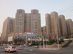 湖南省长沙市暮云街道社区卫生服务中心和居民楼。