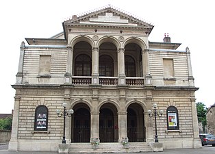 多勒市政劇場（法語：Théâtre municipal de Dole）