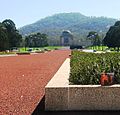 在Ainslie山下沿著澳紐軍團大道看向戰爭紀念館。