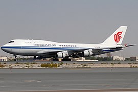 中国国际货运航空的波音747-4J6F降落于迪拜国际机场
