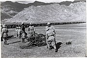 英國菲利普·尼姆准將檢閱藏軍的軍事演習。黎吉生攝於1936年9月。