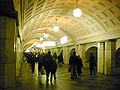 人来人往的地下站厅。摄于2000年3月11日。