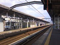 3號月台，鐵路對面為2號月台
