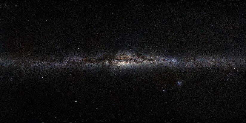 歐洲南方天文台拍攝的360度全景的銀河系圖（由照片馬賽克合成）。銀河系的中心在視野的中心，銀河的北方朝上。