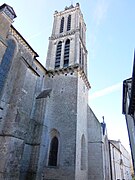 圣伯多禄教堂（法语：Église Saint-Pierre de La Réole）
