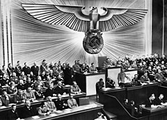 希特拉在帝國議會發表演講