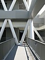 香港知專設計學院明顯採用桁架結構建築技術[22]