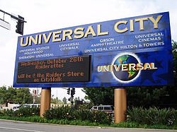 2009年时的环球市看板，位于兰克辛大道（Lankershim Boulevard）和环球好莱坞车道（Universal Hollywood Drive）的交叉口