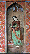 门廊的壁画，描绘波斯女人