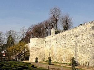 贡比涅城墙（法语：Remparts de Compiègne）旧址