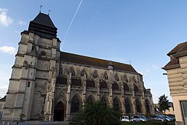 聖米歇爾教堂（法語：Église Saint-Michel de Pont-l'Évêque）