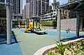 元州邨多层停车场天台的儿童游乐场及健体区（2017年4月）