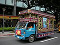 桃園姊妹綜藝團電子花車參加臺北市士林鳳凰宮繞境。