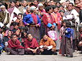穿着日常传统服饰的不丹民众