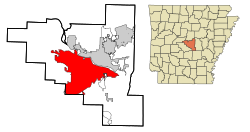 小岩城在普拉斯基縣（左）及阿肯色州（右）的位置