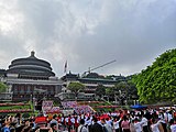 2019年5月1日，重庆市人民大礼堂前的升旗仪式