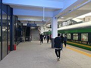 西户线侧式站台，天桥未投入使用（2023年3月）