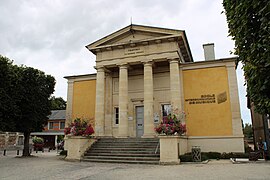 審判法院（法語：Tribunal de Pont-l'Évêque）