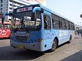 2005年公交改革后103路使用的全新长江客车
