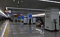 福田站2號綫島式站台，提供扶手電梯轉乘3號綫